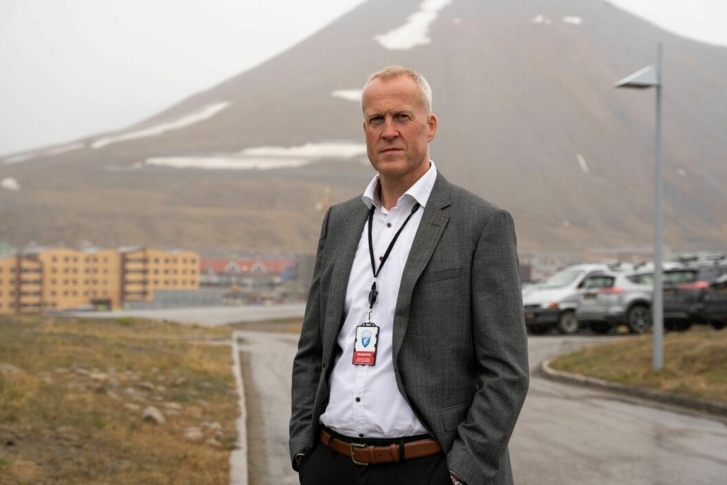 Forlot øya i 2010: Den nye sysselmesteren Lars Fause er fra Storsteinnes i Balsfjord. Han er fra bygda. Nå skuer han over bygda han forlot i 2010, men som han alltid drømte om å komme tilbake til.