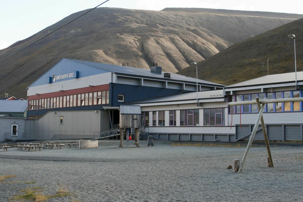 Undrende: En gruppe forskere stiller seg undrende til forslaget om opplæring i Longyearbyen.