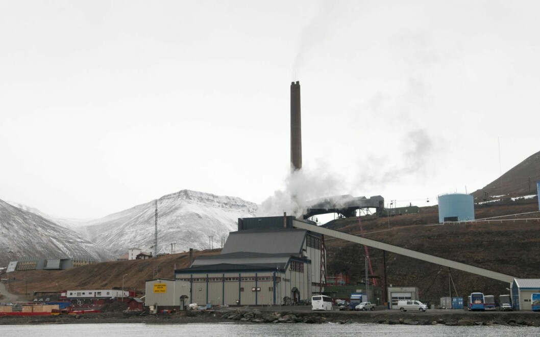 Illustrasjonsbilde: Feil ved Longyearbyen Energiverk gjør at mer forurenset røyk slippes ut.