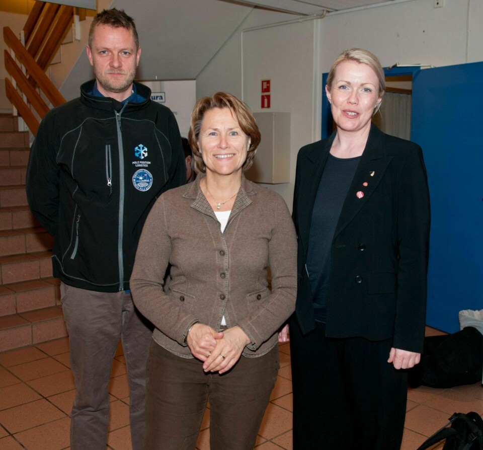 Leder Terje Aunevik i Svalbard Næringsforening og lokalstyreleder Christin Kristoffersen fikk tirsdag beskjed om at justisminister Grete Faremo ønsker å støtte satsingen på næringslivet.