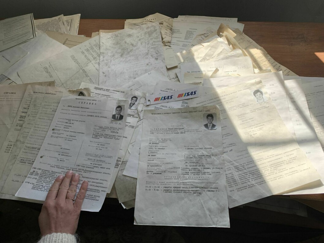 Personopplysninger: Papirene ligger henslengt i KGBs gamle kontorer i Pyramiden.