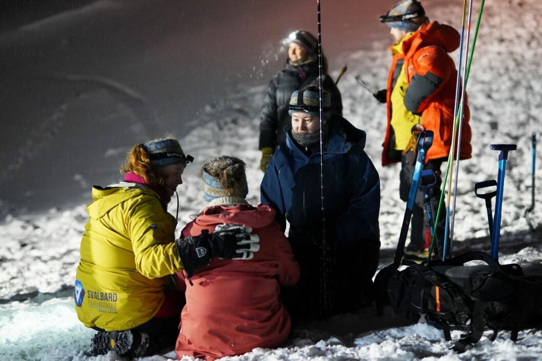 Mye å lære: Svalbard Folkehøgskole har et variert tilbud til sine elever. Her fra skredøvelse i samarbeid med Sysselmesteren og Lufttransport i januar i år. Det er fremdeles ledige plasser for neste studieår. Mye å lære: Svalbard Folkehøgskole har et variert tilbud til sine elever. Her fra skredøvelse i samarbeid med Sysselmesteren og Lufttransport i januar i år. Det er fremdeles ledige plasser for neste studieår.