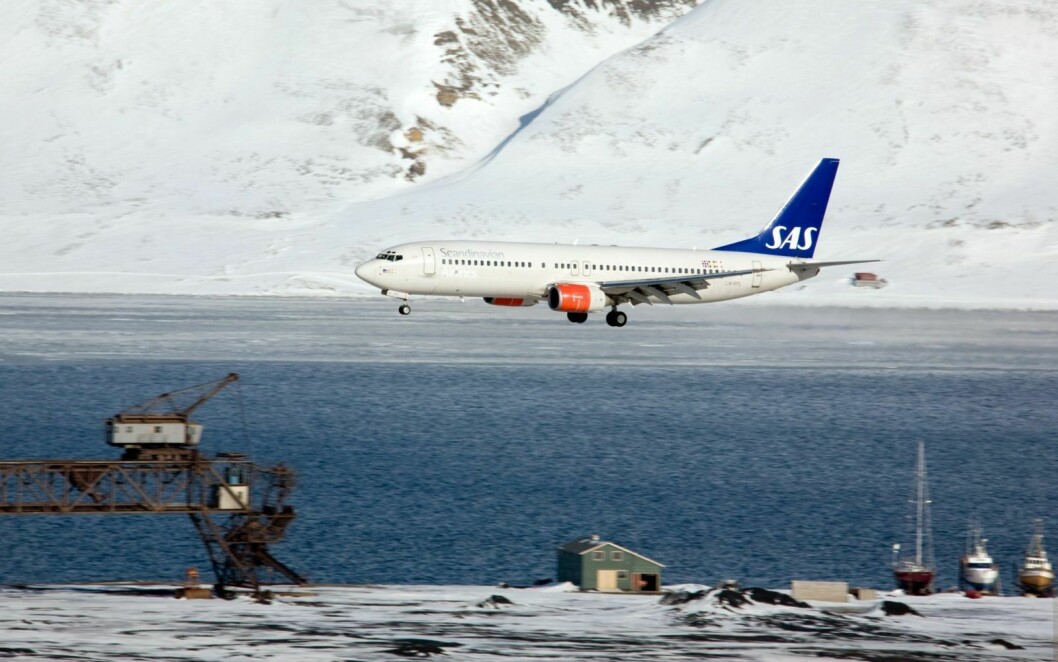 FÆRRE FLYR: 63 prosent nedgang i antall passasjerer er fasiten etter korona-året 2020. Svalbard lufthavn antar at pandemien vil merkes på trafikken helt frem til 2025.