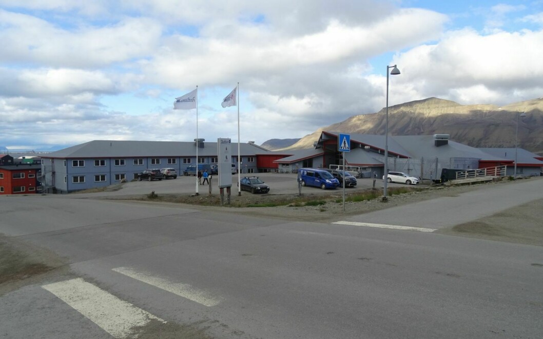 BUSSLOMME: Alt er klart for å bygge busslomme ved Polarhotellet. Hurtigruten Svalbard venter på den siste formaliteten.