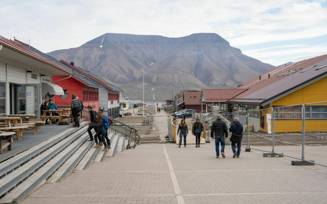 Det har sakte blitt flere turister i gatene i Longyearbyen denne sommeren.