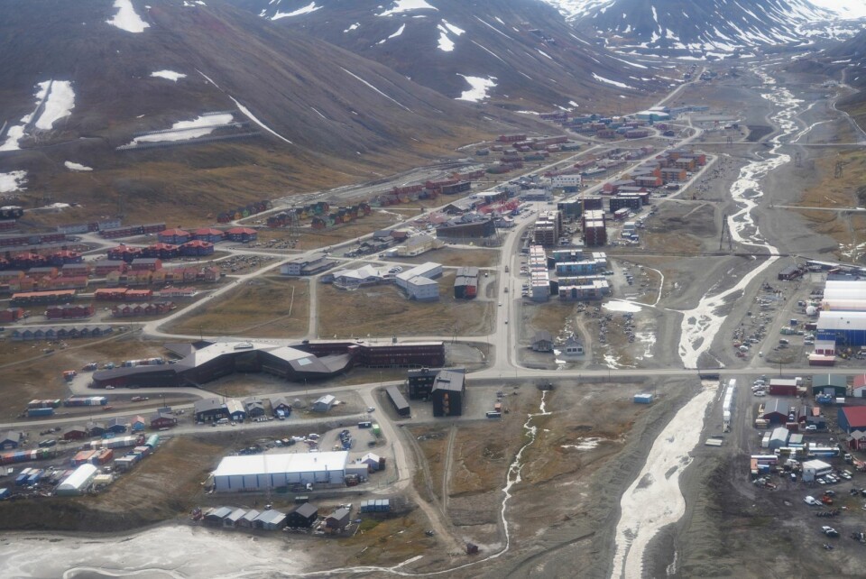 Vi blir flere: Befolkningsøkningen er størst blant kvinnene i Longyearbyen. Vi blir flere: Befolkningsøkningen er størst blant kvinnene i Longyearbyen.