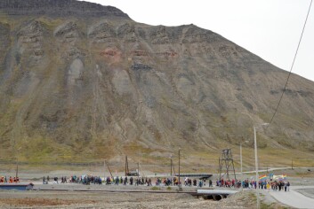 <strong class="nf-o-text--strong">Godt oppmøte:</strong> 200 paraderte fra Svalbardhallen.
