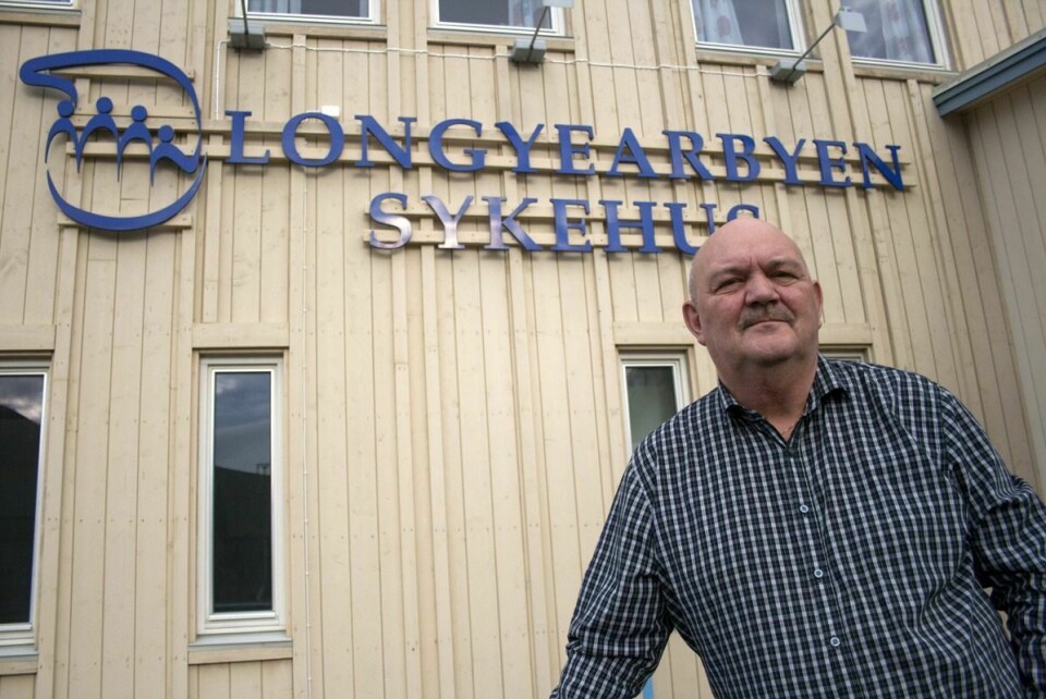 Ottar Svensen og de ansatte på Longyearbyen sykehus arbeider i et vernet bygg fra 1991.Foto: Christopher Engås