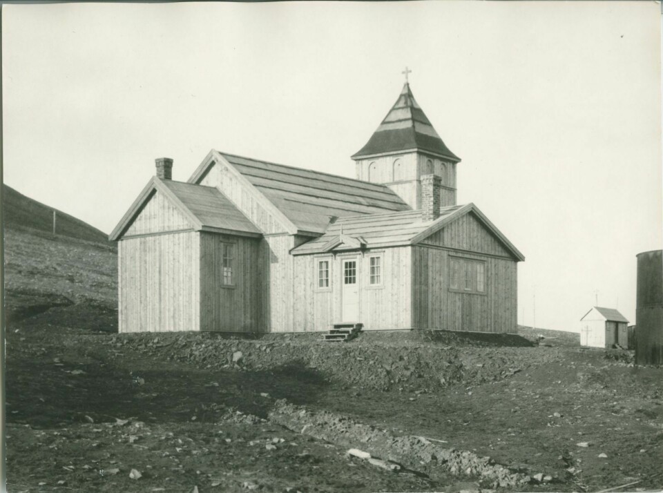 Fig 5: Vor Frelsers kirke paa Spitsbergen fra sørøst ca. 1930.