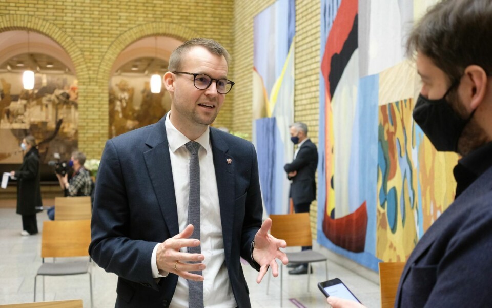 Vindkraft: KrF-leder Kjell Ingolf Ropstad vil ha kabel til fastlandet i kombinasjon med vindkraft som nye energikilde i Longyearbyen.