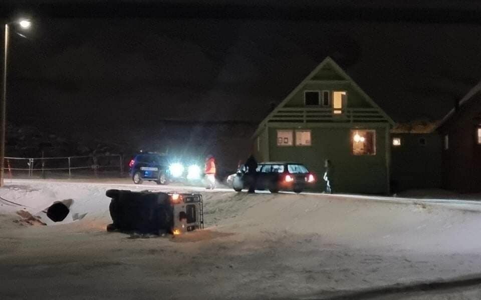 Bilen kjørte ut ved spisshusene.