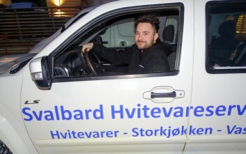 PROFILERT: Ulrik Enevoldsen har nettopp fått egenreklamen på plass. Kundene har også begynt å komme.