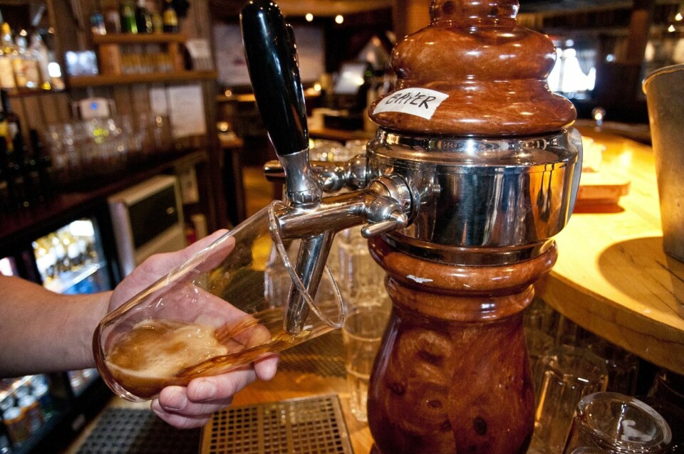 Alt tyder på at förbudet mot tillverkning av alkohol på Svalbard blir opphevet til sommaren.