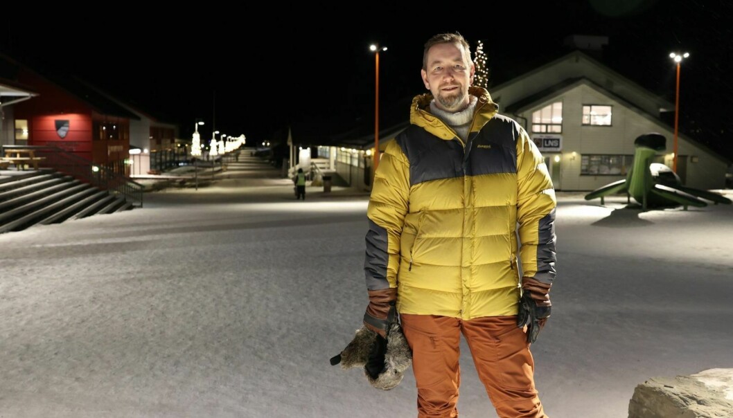 Eivind Trondsen i Svalbard Venstre gir seg med lokalpoli.
