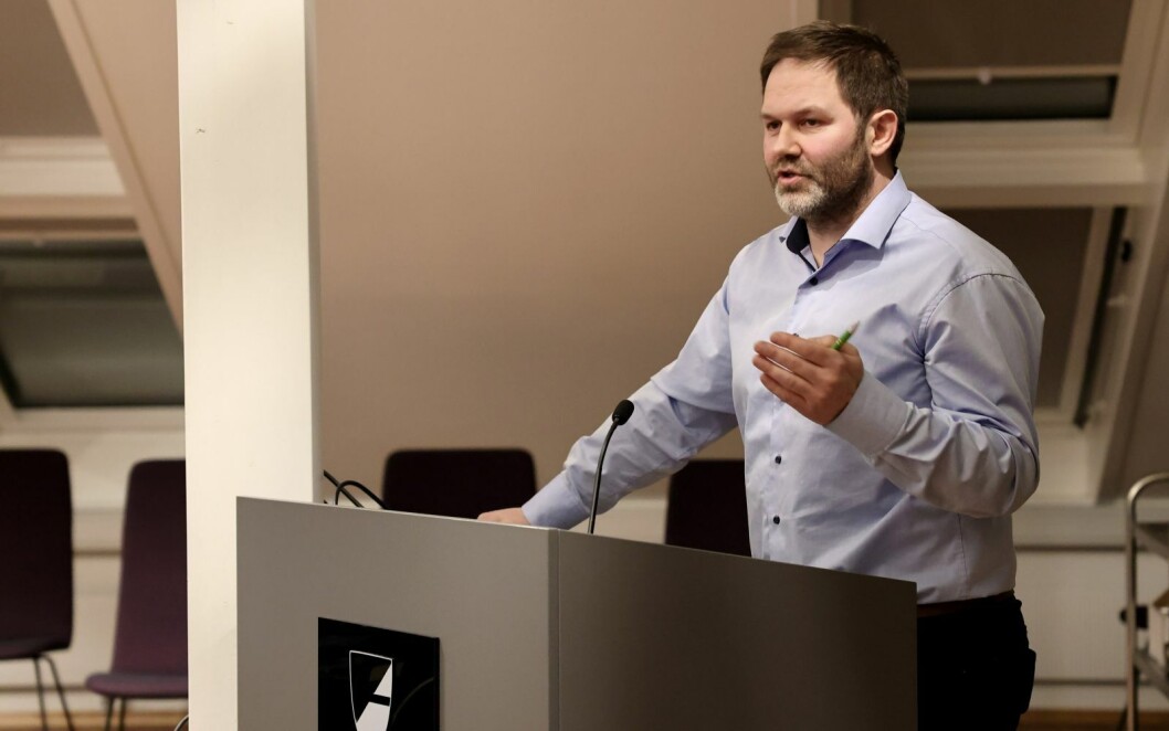 Lokalstyreleder Arild Olsen (Ap) er ikke sikker på om rundkjøring er veien å gå. Lokalstyreleder Arild Olsen (Ap) er ikke sikker på om rundkjøring er veien å gå.