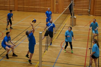 <strong class="nf-o-text--strong">Volleyball.</strong> Kultursjef, Are Nundal letter fra bakken og smasher. <strong class="nf-o-text--strong">Volleyball.</strong> Kultursjef, Are Nundal letter fra bakken og smasher.
