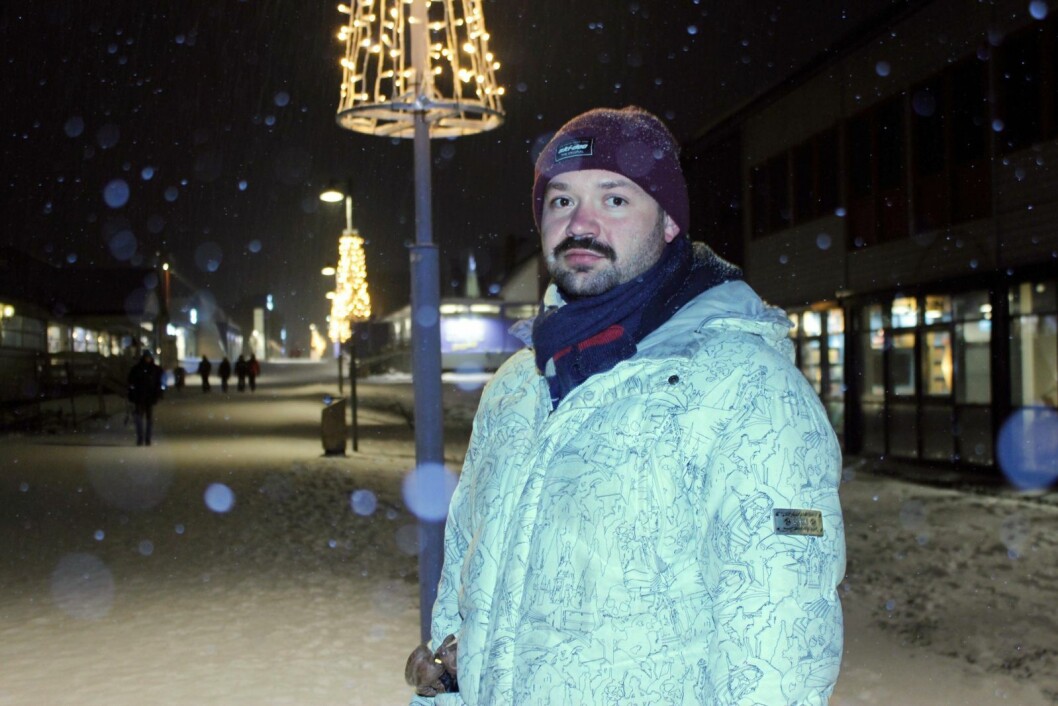 VANSKELIG: Misha Moliavko (32) tror dagens samfunn med sosiale medier og mye tilgang på informasjon fører til at fake news og propaganda er vanskeligere å sile ut for befolkningen i Ukraina. VANSKELIG: Misha Moliavko (32) tror dagens samfunn med sosiale medier og mye tilgang på informasjon fører til at fake news og propaganda er vanskeligere å sile ut for befolkningen i Ukraina.