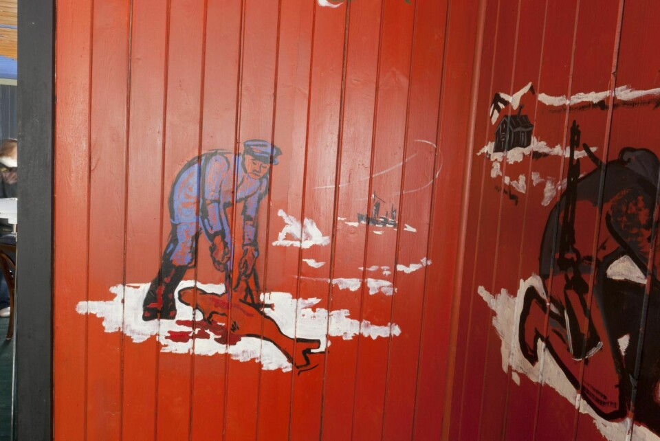 Motiver i det røde rommet i Amundsenvillaen.