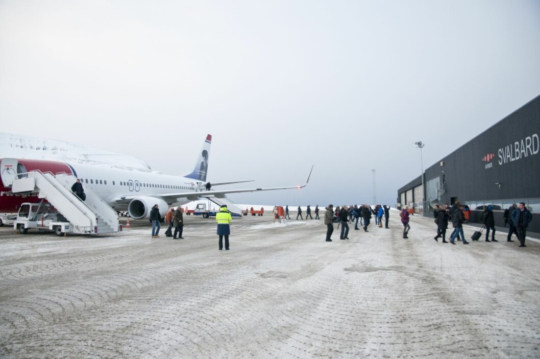 Velkommen: Nå kan også charterfly lande på Svalbard Lufthavn Longyearbyen. Regjeringen fjerne alle smitteverntiltak på Svalbard. Velkommen: Nå kan også charterfly lande på Svalbard Lufthavn Longyearbyen. Regjeringen fjerne alle smitteverntiltak på Svalbard.