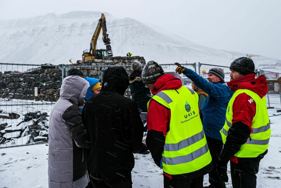 Trenger din hjelp: Forskerne trenger din hjelp når de vil finne mer ute av blant annet hva som er de viktigste klimarelaterte risikoer Longyearbyen står ovenfor?