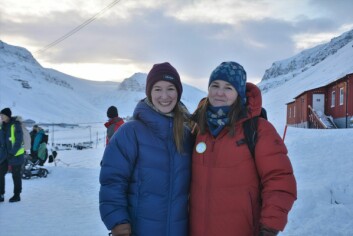 <strong class="nf-o-text--strong">SOLENS TILBAKEKOMST:</strong> Venninnene Tone Lise Gjelsten Rekdal og Kristin Sunde fikk et etterlengtet møte med solen i dag. <strong class="nf-o-text--strong">SOLENS TILBAKEKOMST:</strong> Venninnene Tone Lise Gjelsten Rekdal og Kristin Sunde fikk et etterlengtet møte med solen i dag.