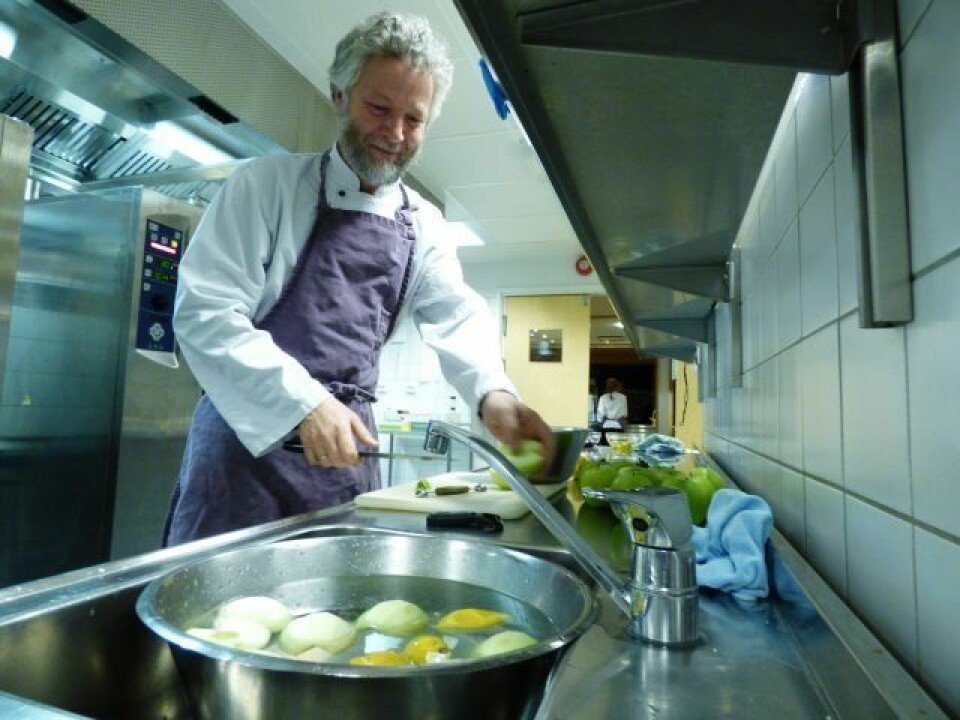 Paul Wenzel Geissler had during the first part of the fieldwork, kitchen service in Ny-Ålesund. He hopes to get the opportunity again.