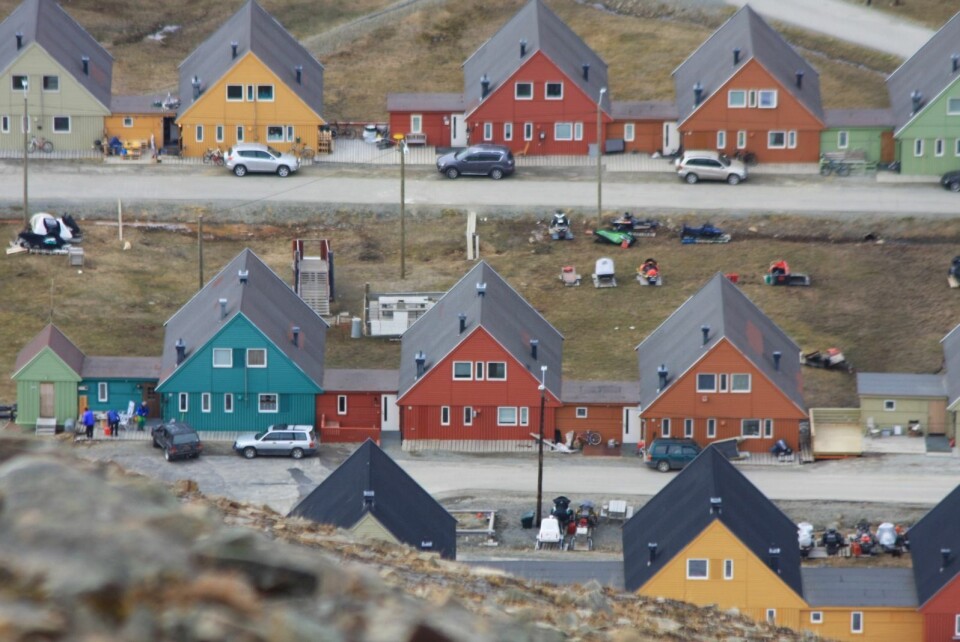 Målingen av radon i boliger og offentlige bygninger er nå avsluttet. Her fra Longyearbyen, hvor flest målere har vært plassert ut.