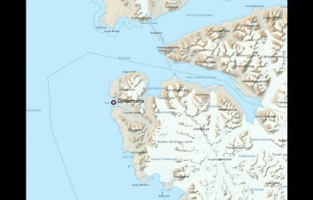 En seilbåt tok inn vann like sør for Dunderbukta. En seilbåt tok inn vann like sør for Dunderbukta.