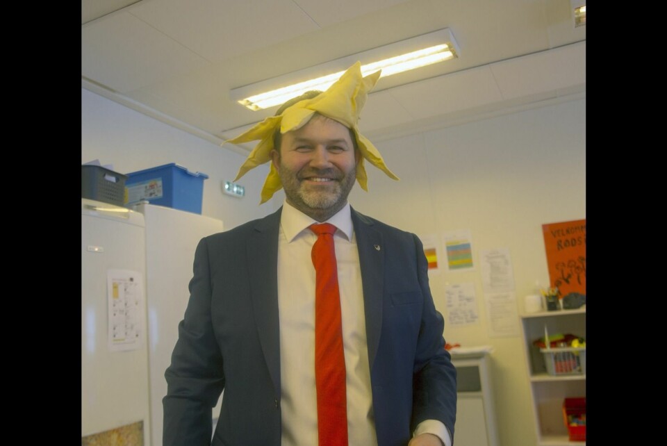 Det skjer også mye positivt og kult i Longyearbyen, mener lokalstyrelederen. Mandag var han med på å åpne en ny avdeling ved Polarflokken barnehage .Foto: Christopher Engås