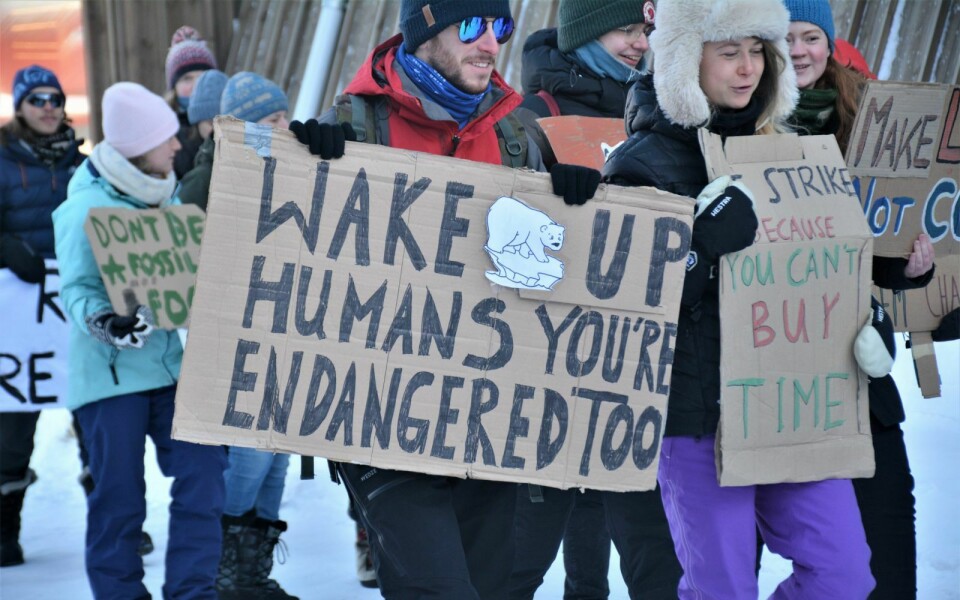 Med budskapet om at vi trenger en forandring nå, ikke i morgen, marsjerte de gjennom Longyearbyens gater for å vise sin mening.