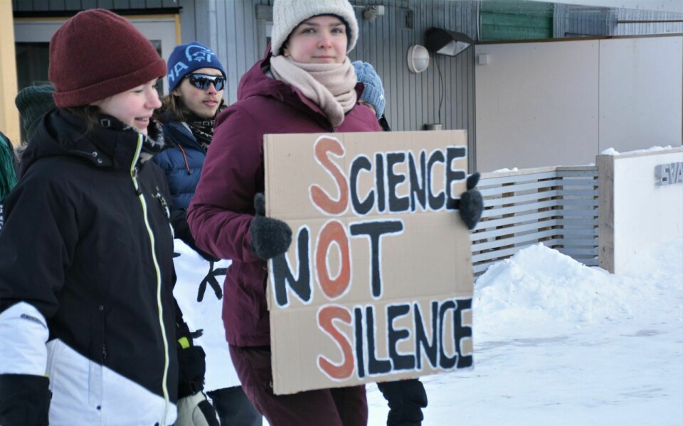 En gjenganger på plakatene var at vi som samfunn faktisk må lytte til det klimaforskere sier.