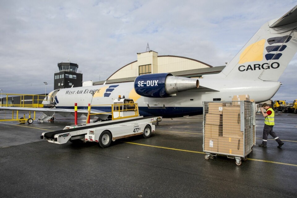 Det var dette postflyet fra West Air som styrtet underveis fra Oslo til Tromsø. Her leverer det post på Longyearbyen lufthavn i fjor sommer. Det var dette postflyet fra West Air som styrtet underveis fra Oslo til Tromsø. Her leverer det post på Longyearbyen lufthavn i fjor sommer.
