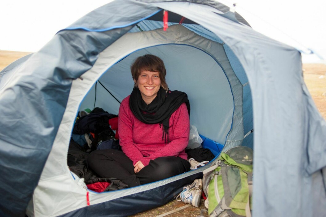 Studenthybel: Clara Flintrop (25) fra Tyskland har valgt å bruke teltet som studenthybel de fem-seks ukene hun skal studere ved UNIS.