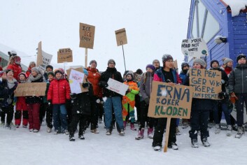 KOKER: Nå må norske politikere gjøre noe, mener elevene fra Longyearbyen skole. KOKER: Nå må norske politikere gjøre noe, mener elevene fra Longyearbyen skole.