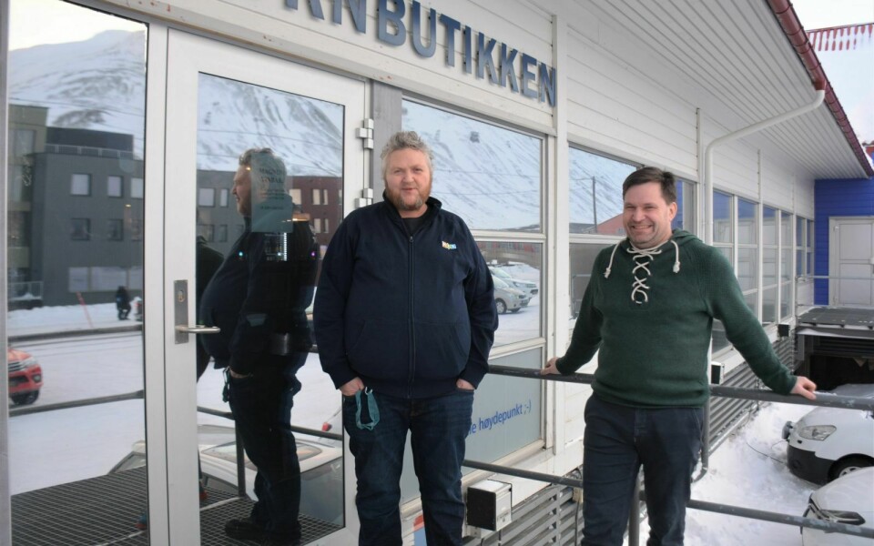 NY RESTAURANT: Leif-Arne Plahter og Stein-Ove Johannessen åpner nå restauranten Magnum vin og tapas vegg i vegg med Isbjørnbutikken.