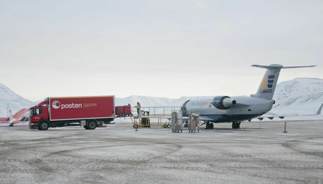 Postflyet har tekniske problemer, og står i Bodø til reparasjon.