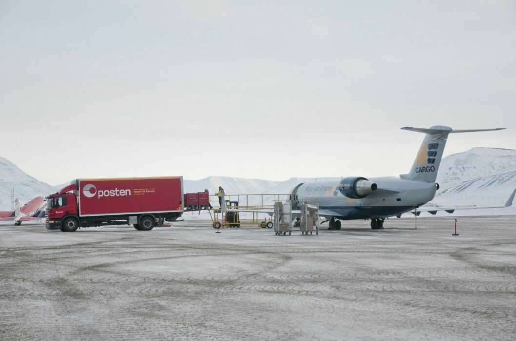 Post til og fra Svalbard sendes i dag hovedsaklig med postflyet til selskapet West Atlantic.