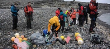 Betaler for å få rydde Svalbard