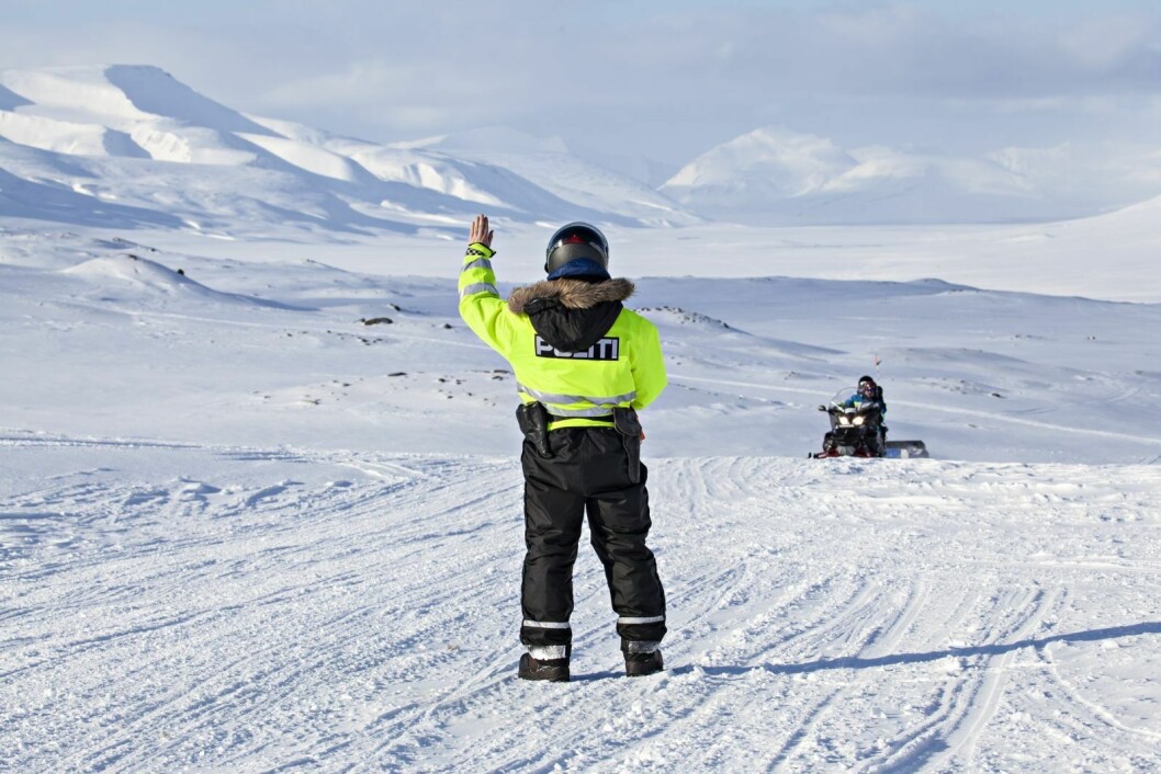 Promillegrensen for snøskuter på Svalbard er den samme som på fastlandet. Onsdag morgen fikk fem av åtte personer som skulle ut på tur kjørenekt av Sysselmannen på grunn av for høy promille. Promillegrensen for snøskuter på Svalbard er den samme som på fastlandet. Onsdag morgen fikk fem av åtte personer som skulle ut på tur kjørenekt av Sysselmannen på grunn av for høy promille.