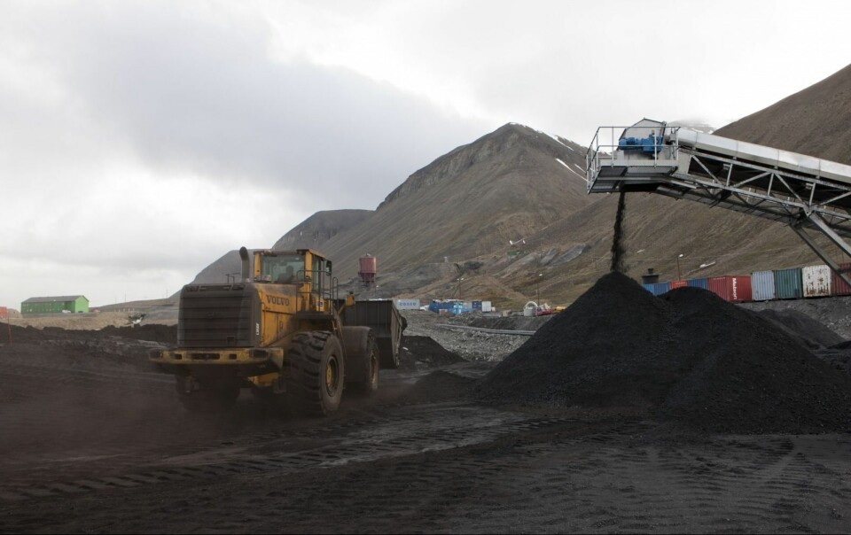 Det grønne skiftet er ikke fortsatt kulldrift på Svalbard, skriver forfatterren av innlegget. Her fra Oppredningsverket i Svea etter at de ble tatt i bruk i 2011.