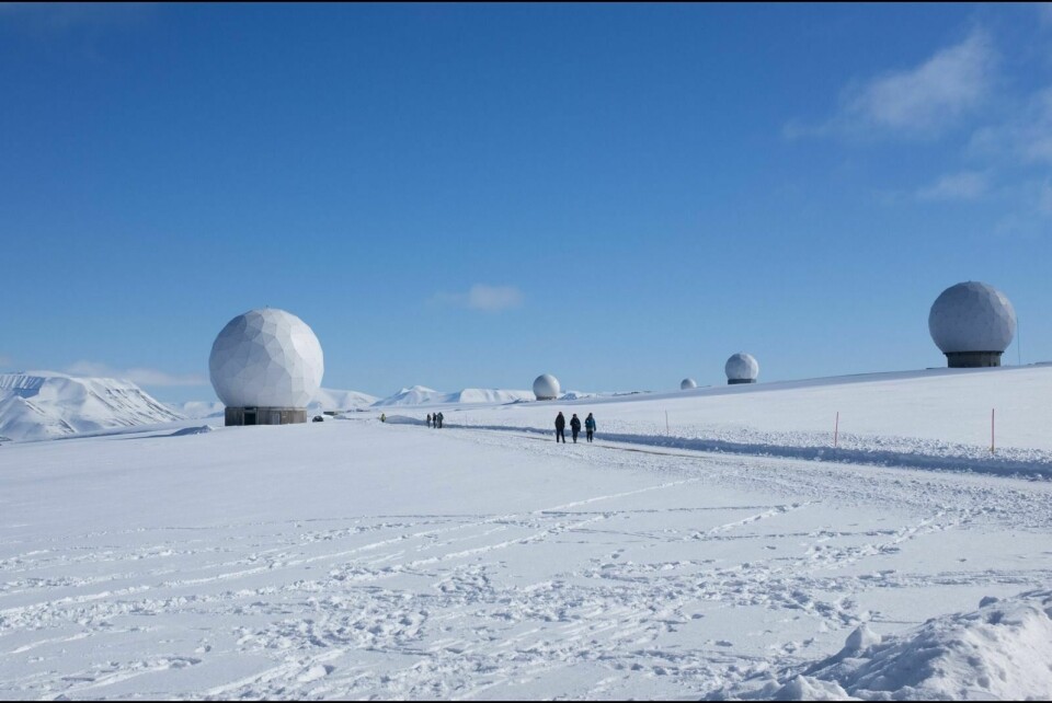 Kongsberg Satellite Services (KSAT) leverer tjenester til satelitter som går i polar bane via stasjonene på Svalbard og i Antarktis.