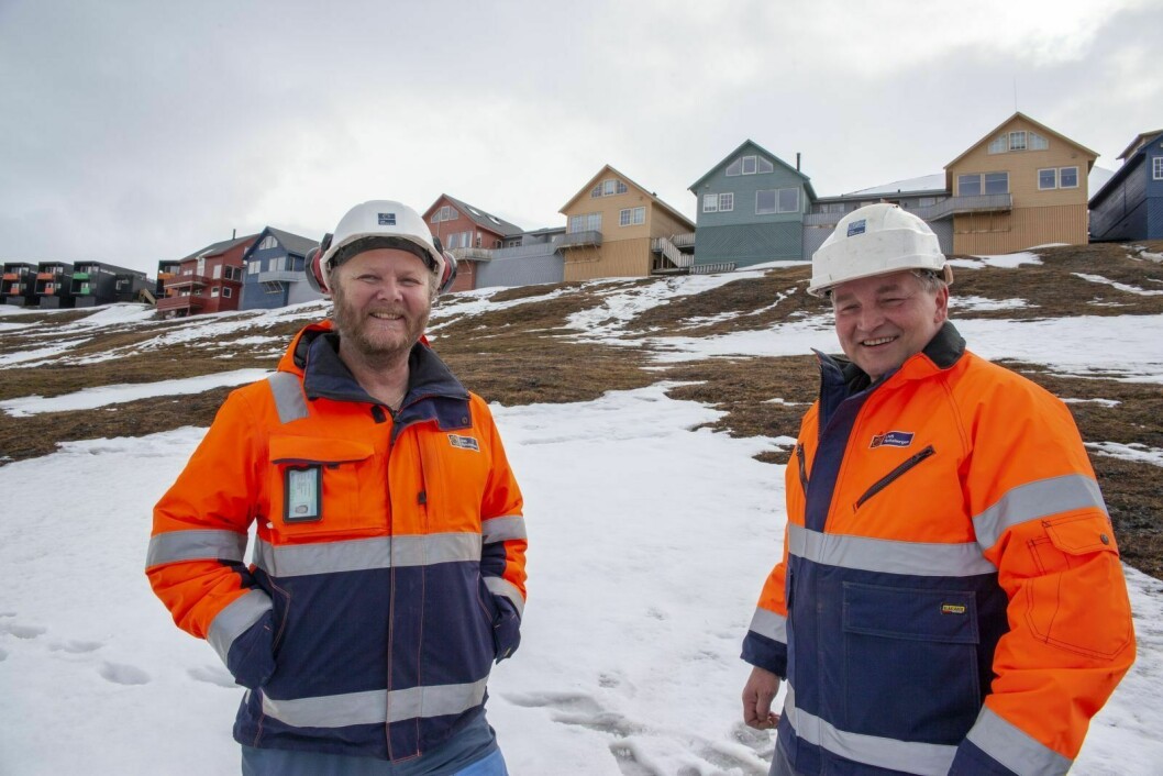 Prosjektleder Arne Gunhildberget og administrerende direktør Frank Jakobsen i LNS Spitsbergen har fått en stor jobb i Gruvedalen.