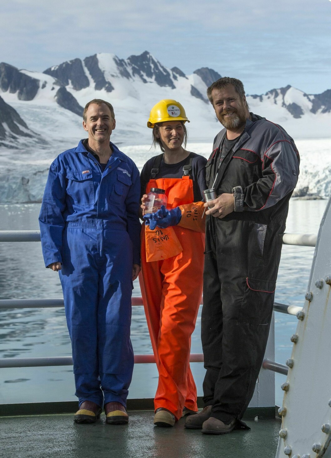 Paul Renaud, Bodil Bluhm og Jørgen Berge om bord i «Helmer Hanssen» i Raudfjorden.