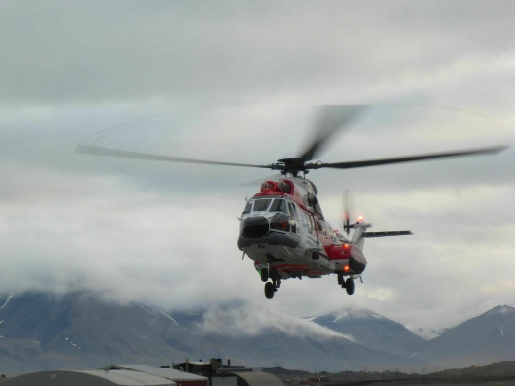 Svalbard har to redningshelikoptere. Det ville være en umulig jobb å redde en stor mengde folk fra et cruiseskip i skipsnød.