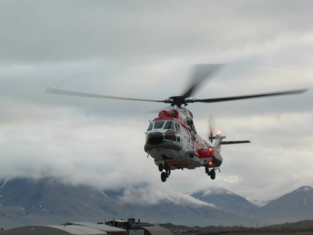 Svalbard har to redningshelikoptere. Det ville være en umulig jobb å redde en stor mengde folk fra et cruiseskip i skipsnød. Svalbard har to redningshelikoptere. Det ville være en umulig jobb å redde en stor mengde folk fra et cruiseskip i skipsnød.