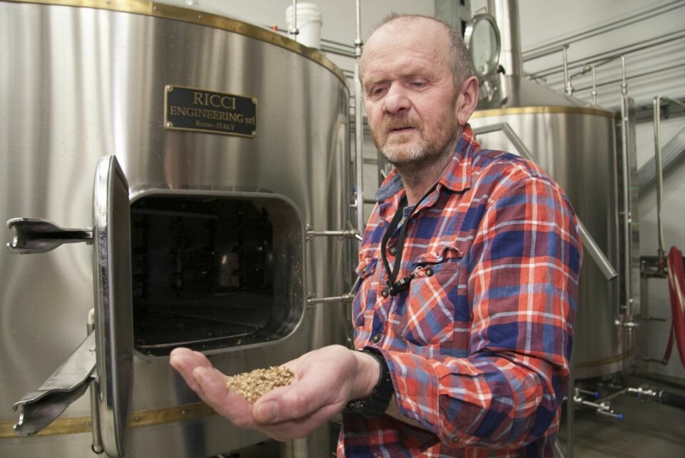Robert Johansen og Svalbard Bryggeri får sannsynligvis lov til å selge alle sine ølsorter på Nordpolet i framtiden. Robert Johansen og Svalbard Bryggeri får sannsynligvis lov til å selge alle sine ølsorter på Nordpolet i framtiden.