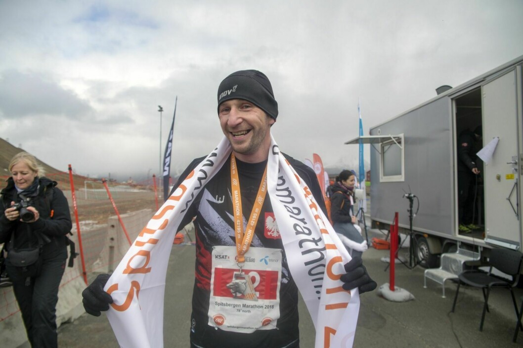 Piotr Suchenia vant herreklassen i Spitsbergen Marathon lørdag på tiden 2.52.27.