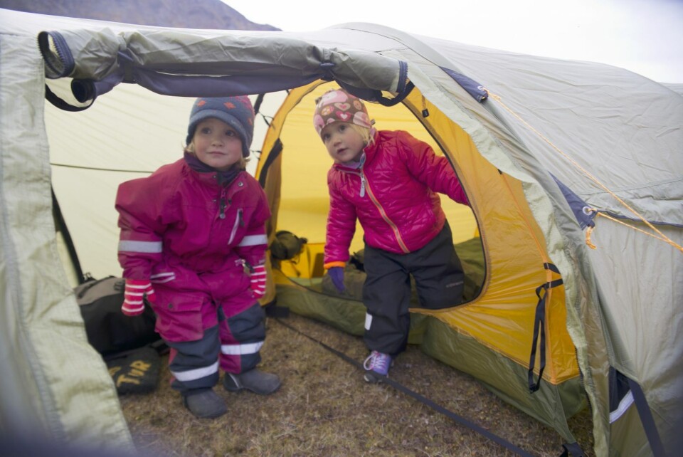 Oda Hagen Jensen (2, left) and Agathe Smistad (2) had a good time inspecting all the tents at the site.