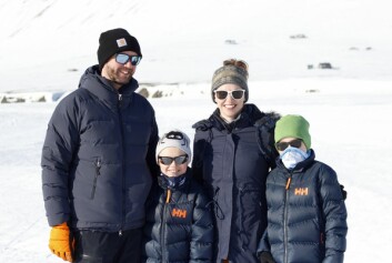 <strong class="nf-o-text--strong">Heiagjeng:</strong> Pappa Sverre (f.v.), Sigurd (9), mamma Karianne og Sondre (7) Kvalheim hadde denne lørdagen tatt turen til Todalen for å heie på klassevenninner som skulle delta. <strong class="nf-o-text--strong">Heiagjeng:</strong> Pappa Sverre (f.v.), Sigurd (9), mamma Karianne og Sondre (7) Kvalheim hadde denne lørdagen tatt turen til Todalen for å heie på klassevenninner som skulle delta.