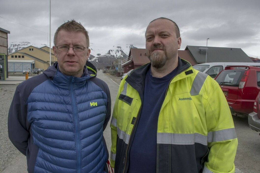 Leder i Svalbard FrP, Arnt Vegar Jensen og nestleder Roy Abrigtsen mener Longyearbyen må stå samlet politisk for å sloss for fremtiden i Svea. Leder i Svalbard FrP, Arnt Vegar Jensen og nestleder Roy Abrigtsen mener Longyearbyen må stå samlet politisk for å sloss for fremtiden i Svea.